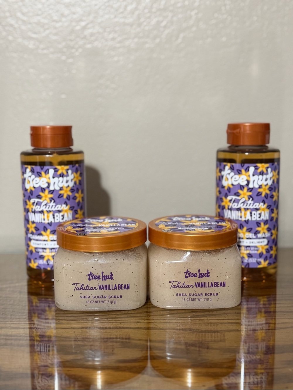 Tree Hut Tahitian Vanilla Bean Shea Sugar Scrub and body wash set- Cream